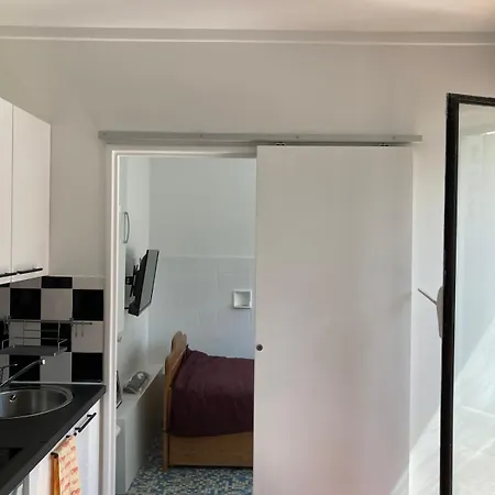 パリ16区 改装したばかりのアパルトマン クーラー付 4* Paris