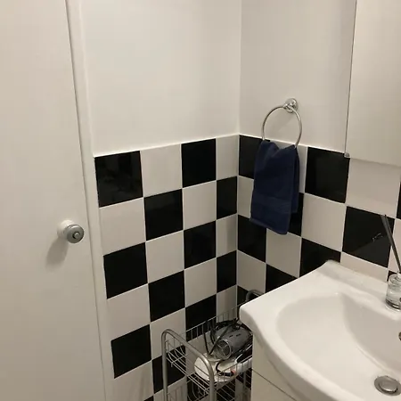 パリ16区 改装したばかりのアパルトマン クーラー付 Appartement
