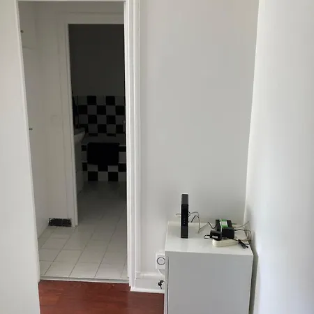 パリ16区 改装したばかりのアパルトマン クーラー付